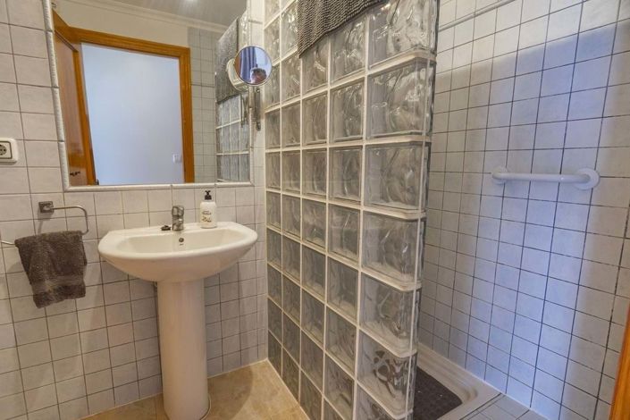 Image No.26-3 Bed Apartment for sale