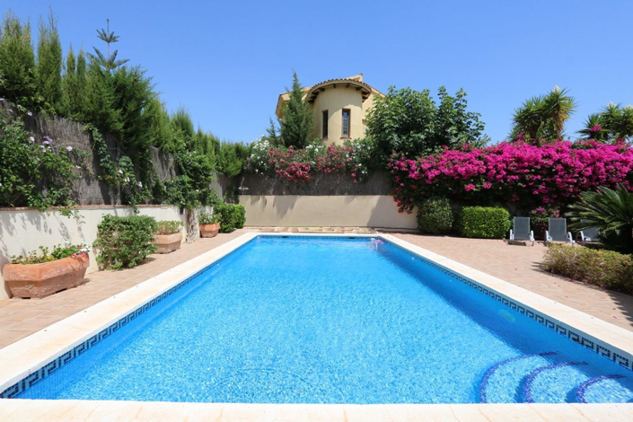 Image No.1-4 Bed Apartment for sale
