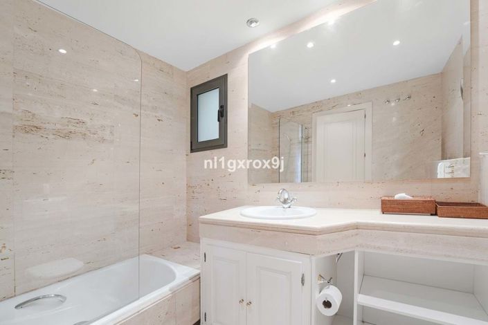 Image No.17-2 Bed Apartment for sale