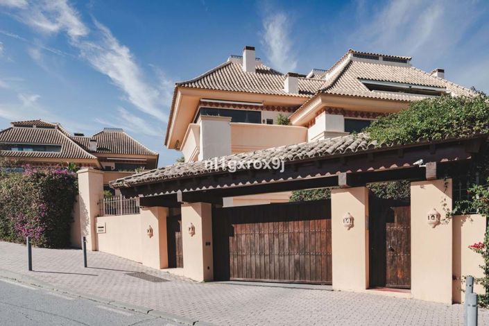 Image No.20-2 Bed Apartment for sale