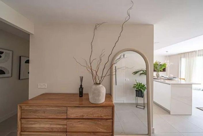 Image No.8-3 Bed Apartment for sale