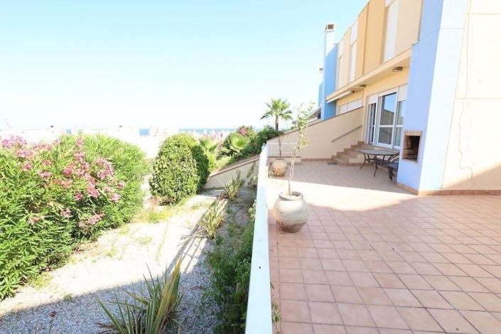 Image No.18-3 Bed Townhouse for sale