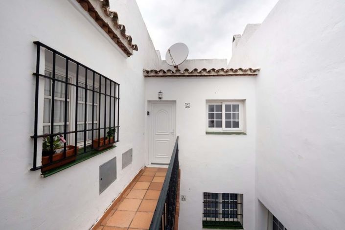 Image No.37-2 Bed Apartment for sale