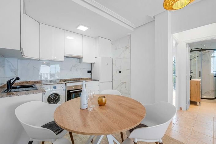 Image No.9-Appartement de 2 chambres à vendre à Orihuela Costa