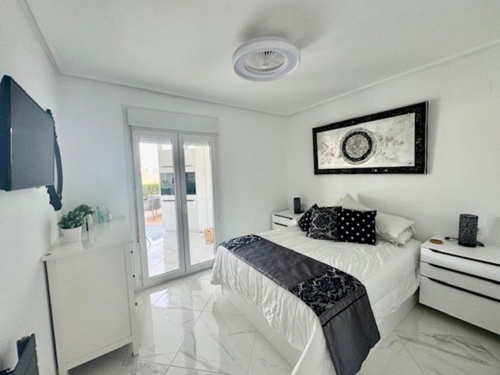 Image No.38-2 Bed Apartment for sale