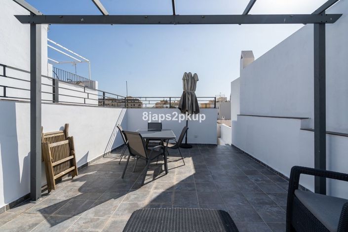 Image No.19-2 Bed Townhouse for sale