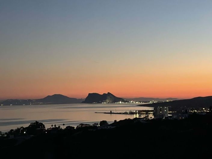 Image No.24-2 Bed Apartment for sale