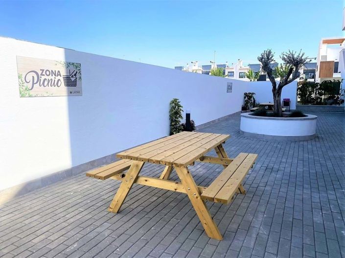 Image No.10-2 Bed Apartment for sale