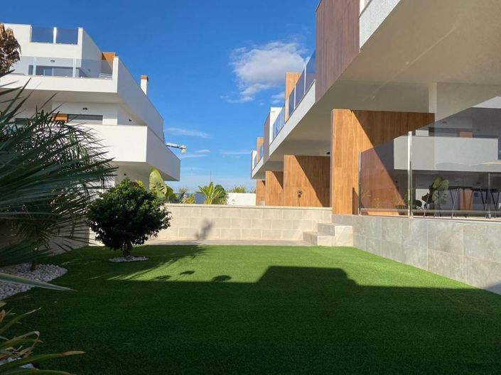 Image No.8-2 Bed Apartment for sale