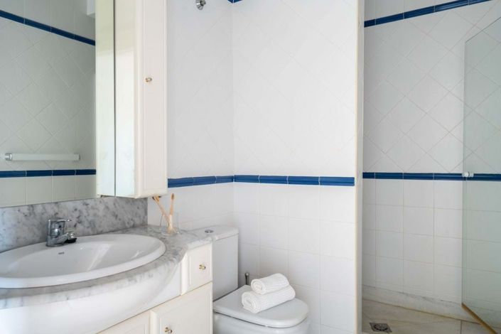 Image No.16-4 Bed Townhouse for sale