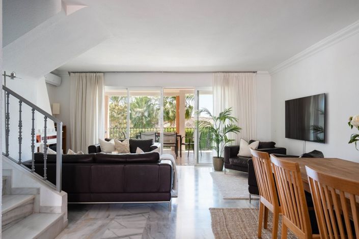 Image No.3-4 Bed Townhouse for sale