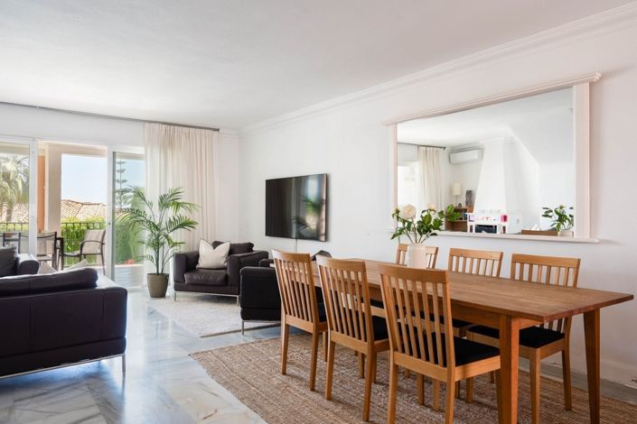 Image No.7-4 Bed Townhouse for sale