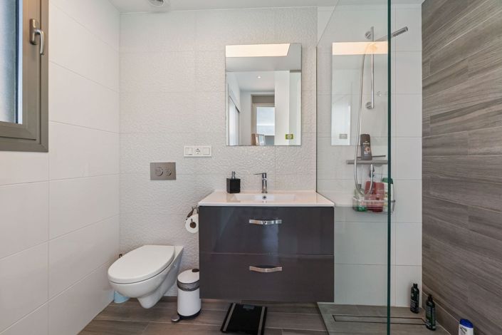 Image No.11-4 Bed Villa for sale