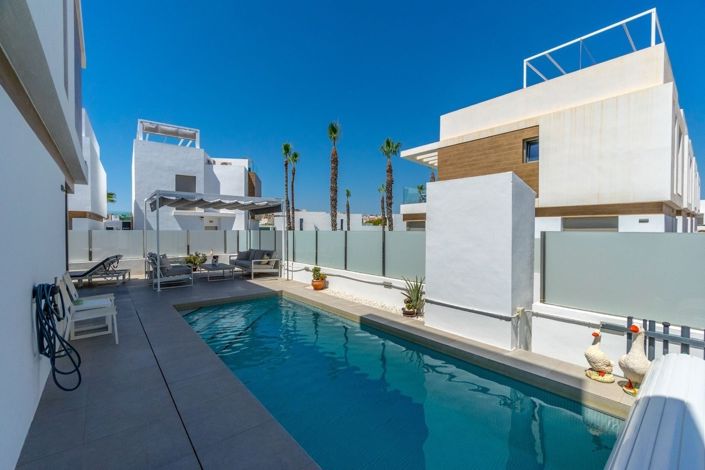 Image No.40-4 Bed Villa for sale