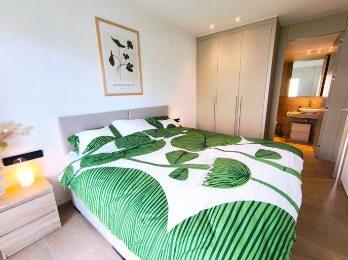 Image No.12-2 Bed Apartment for sale