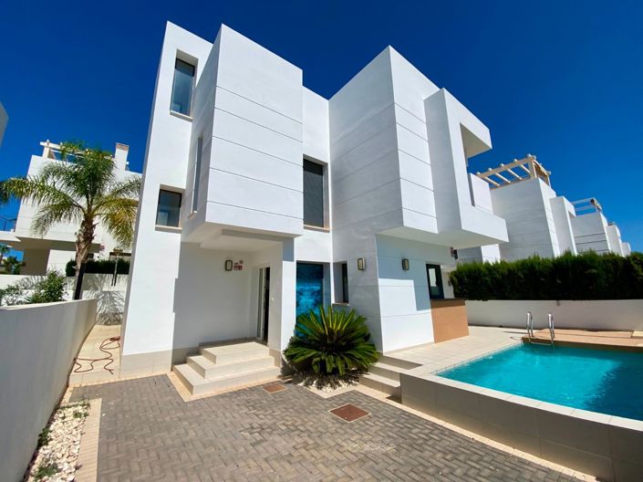 Image No.1-3 Bed Villa for sale