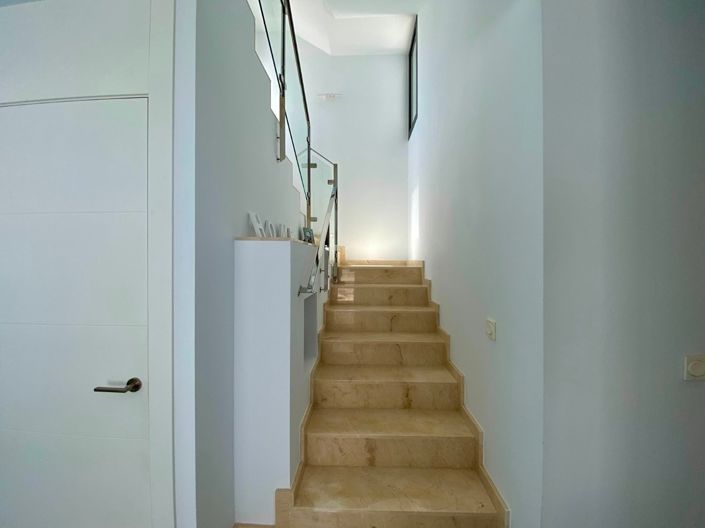 Image No.35-3 Bed Villa for sale