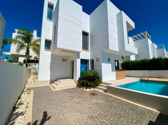 Image No.5-3 Bed Villa for sale