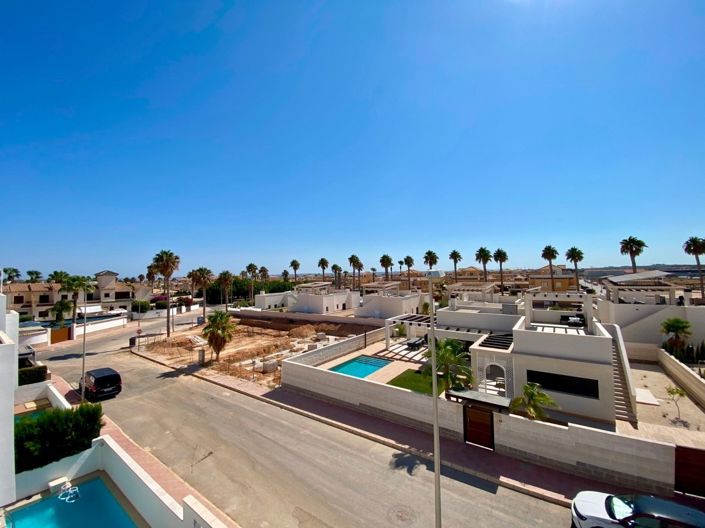 Image No.61-3 Bed Villa for sale