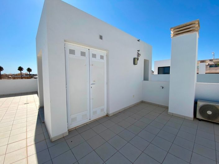 Image No.63-3 Bed Villa for sale