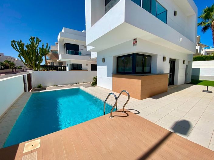 Image No.8-3 Bed Villa for sale