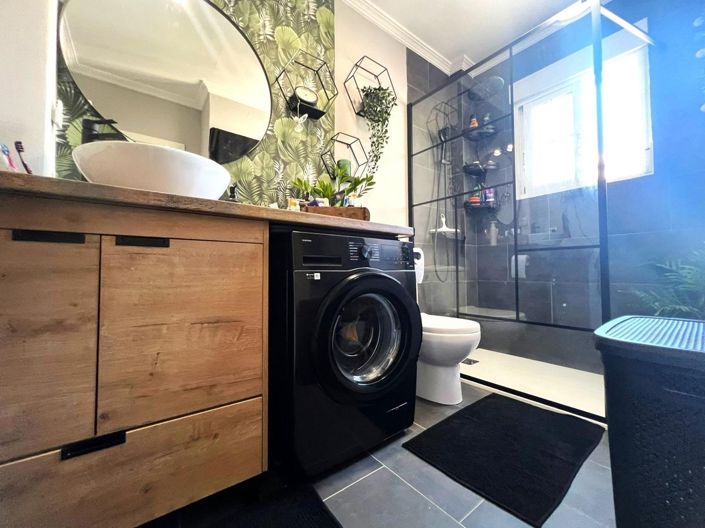 Image No.12-2 Bed Townhouse for sale