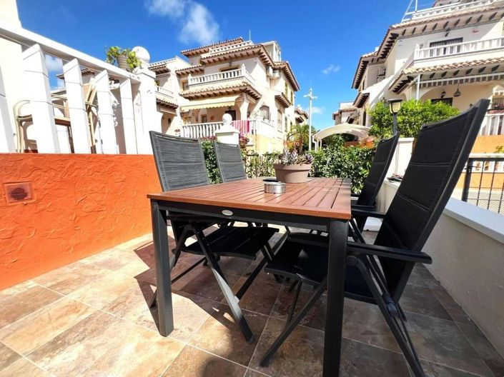 Image No.26-2 Bed Townhouse for sale