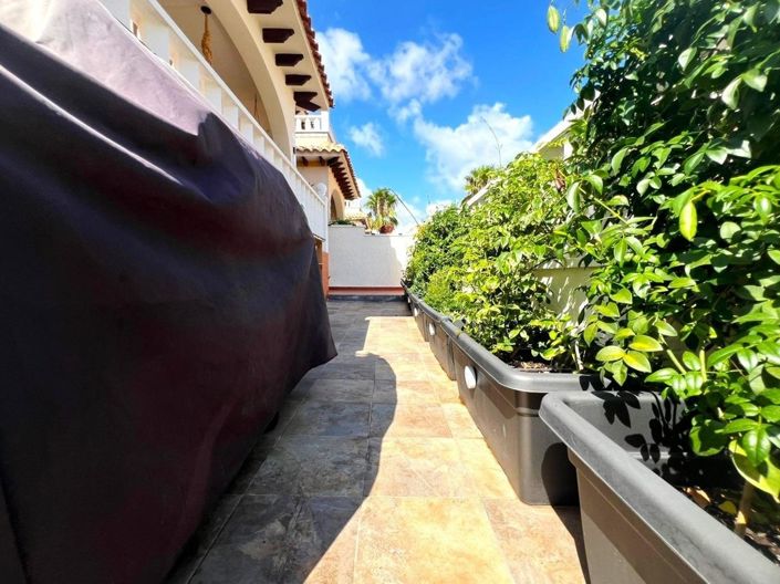 Image No.35-2 Bed Townhouse for sale