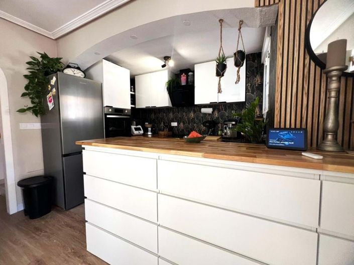 Image No.9-2 Bed Townhouse for sale