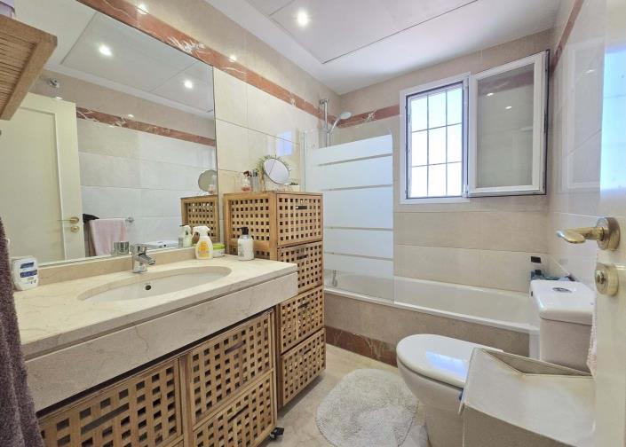 Image No.12-2 Bed Apartment for sale