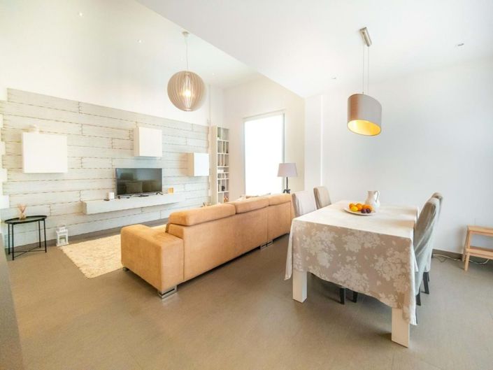 Image No.20-3 Bed Villa for sale