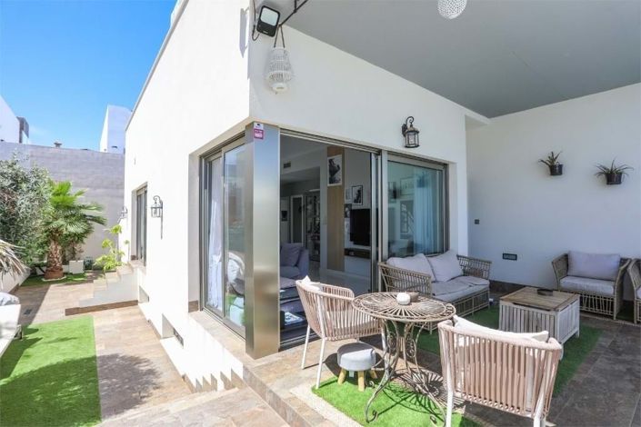 Image No.4-4 Bed Villa for sale