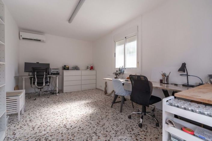 Image No.10-4 Bed Villa for sale