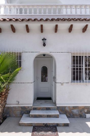 Image No.28-4 Bed Villa for sale