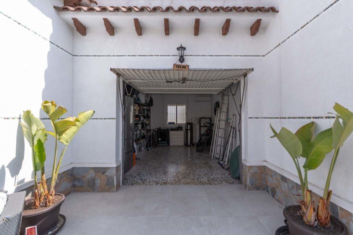 Image No.3-4 Bed Villa for sale