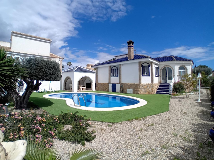 Image No.1-4 Bed Apartment for sale