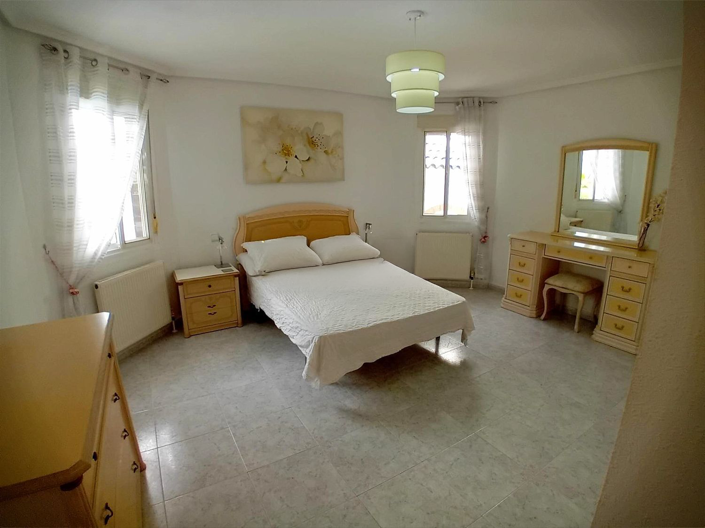 Image No.10-4 Bed Apartment for sale