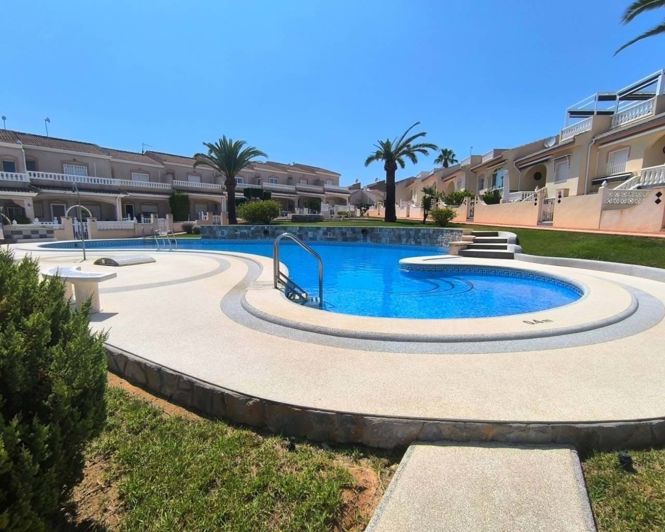 Image No.18-3 Bed Apartment for sale