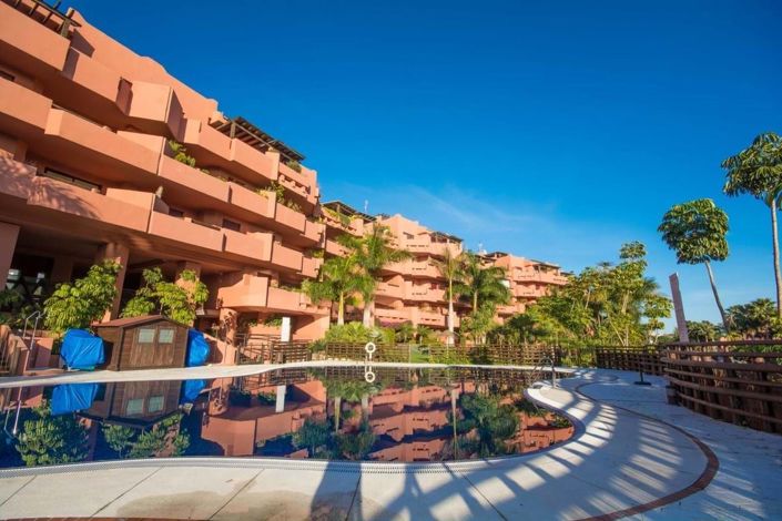 Image No.1-4 Bed Apartment for sale