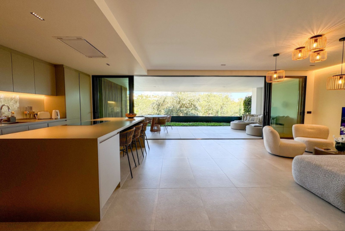 Image No.13-2 Bed Apartment for sale