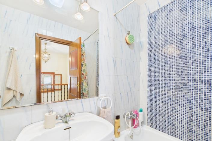 Image No.28-4 Bed Townhouse for sale