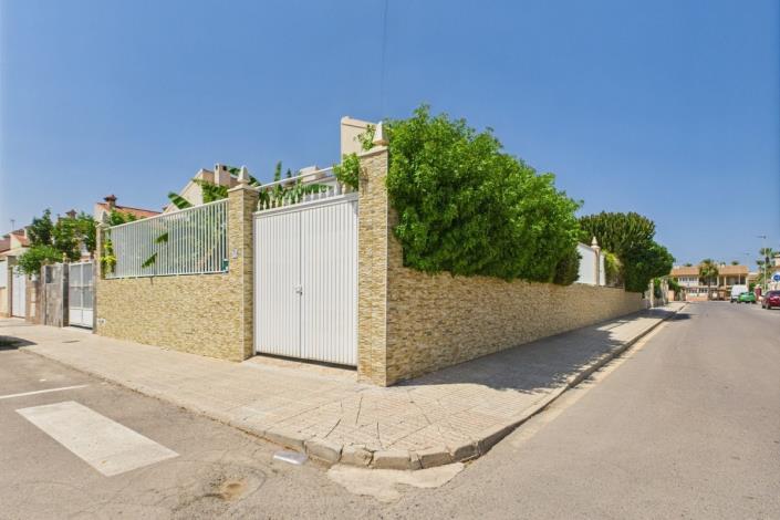 Image No.41-4 Bed Townhouse for sale