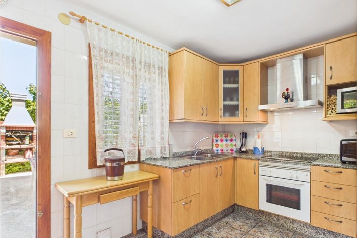 Image No.3-4 Bed Townhouse for sale