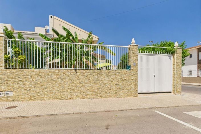 Image No.43-4 Bed Townhouse for sale