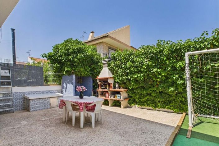 Image No.9-4 Bed Townhouse for sale