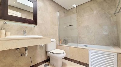 1447-638371-78d1f4f8b6655591b02d22fabb36a692d