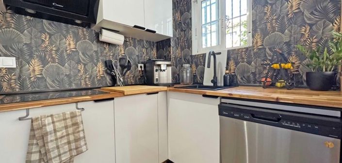 Image No.15-2 Bed Townhouse for sale