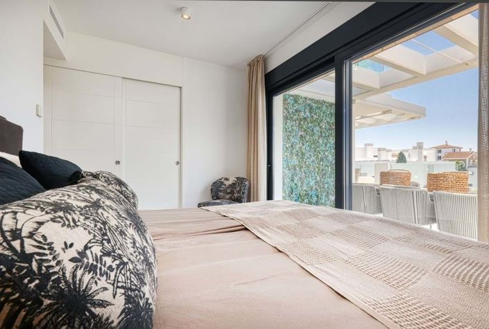 Image No.22-2 Bed Apartment for sale