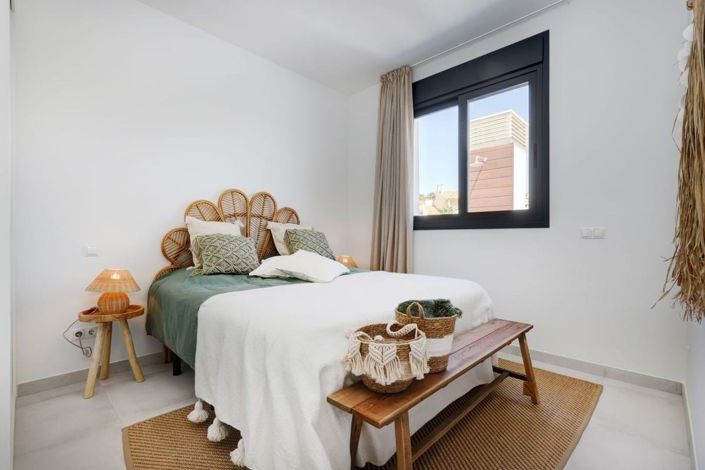 Image No.25-2 Bed Apartment for sale