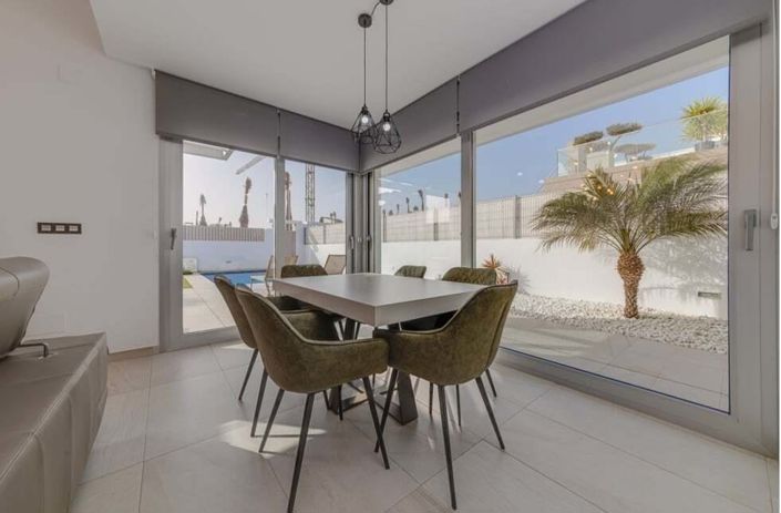 Image No.11-3 Bed Villa for sale